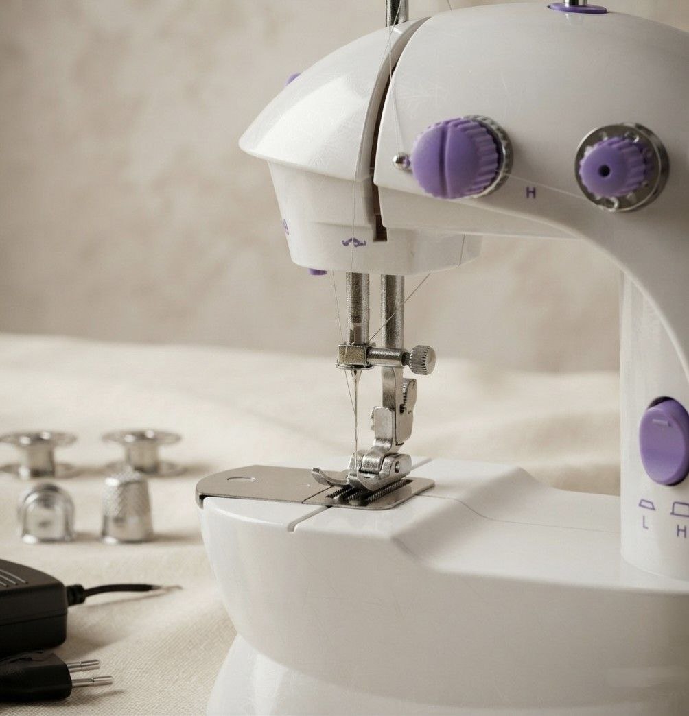MINI SEWING MACHINE